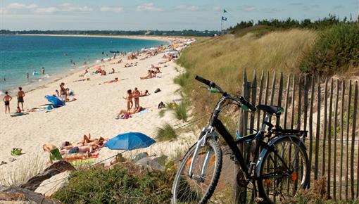  Relaxing on Mousterlin Beach near the Kost-Ar-Moor Campingsite - Camping Kost Ar Moor - Fouesnant