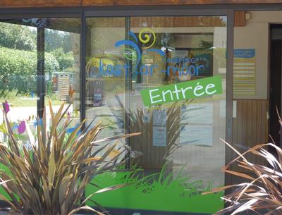 maps and tourist information available at reception - camping kost-ar-moor bretagne sud