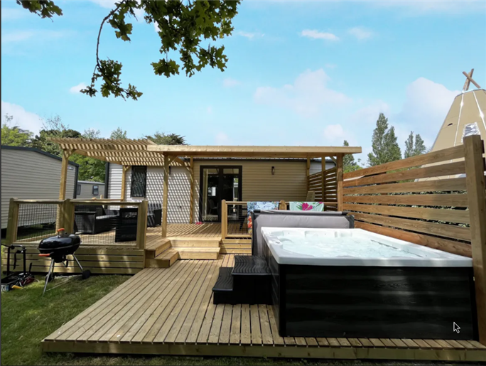 mobile home Cottage for rent 3 bedrooms jacuzzi spa campsite Kost Ar Moor fouesnant brittany