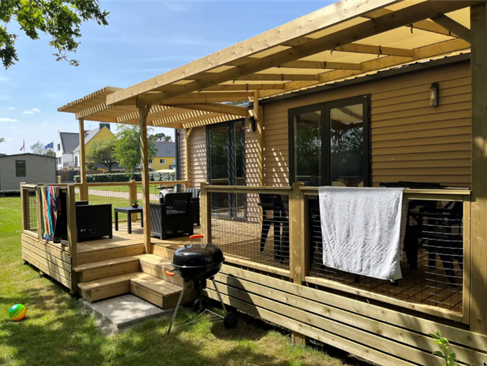 Cottage mobile home for rent premium garden side camping Kost Ar Moor fouesnant brittany