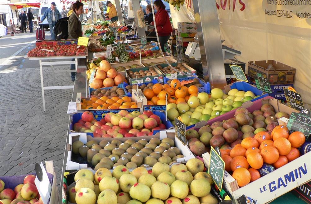 Market day in Fouesnant in southern Brittany