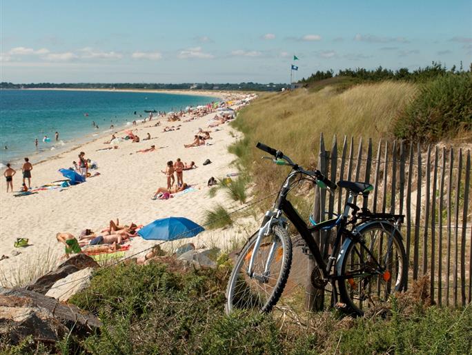  Relaxing on Mousterlin Beach near the Kost-Ar-Moor Campingsite