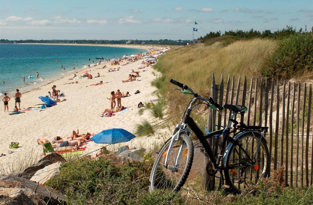  Relaxing on Mousterlin Beach near the Kost-Ar-Moor Campingsite