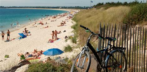  Relaxing on Mousterlin Beach near the Kost-Ar-Moor Campingsite - Camping Kost Ar Moor - Fouesnant