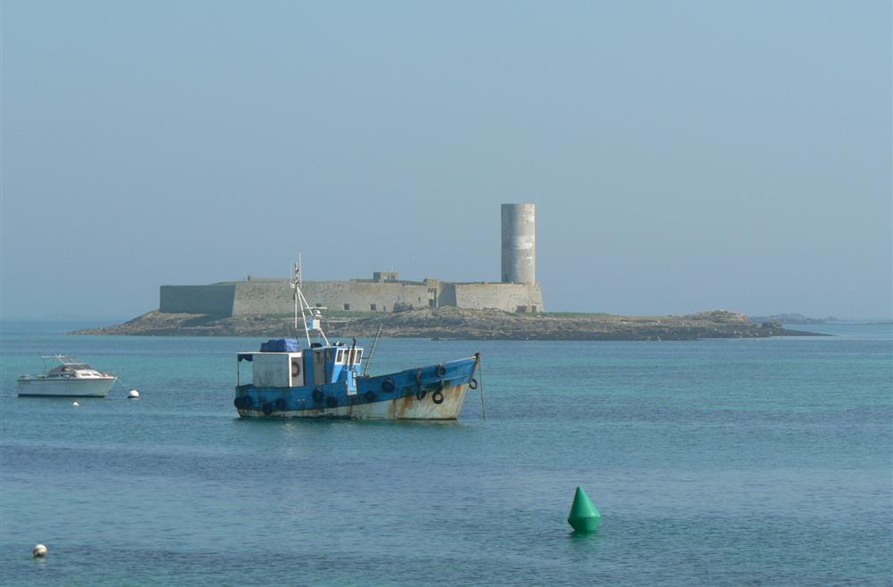 Glénan Islands 1h by boat from the Kost-Ar-Moor