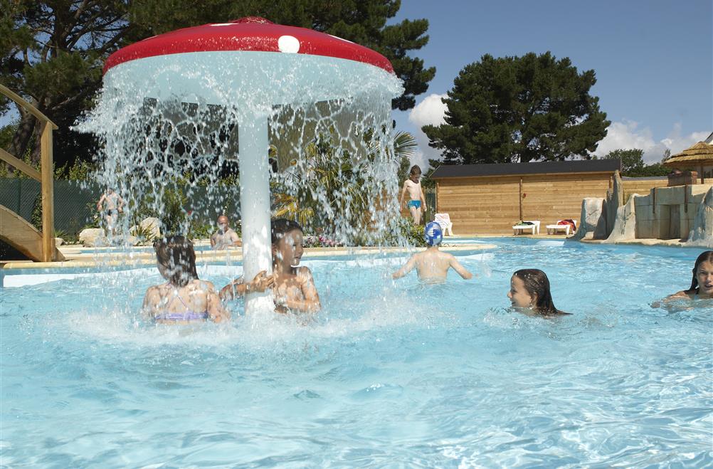  Heated swimming pool in fouesnant - camping kost ar moor