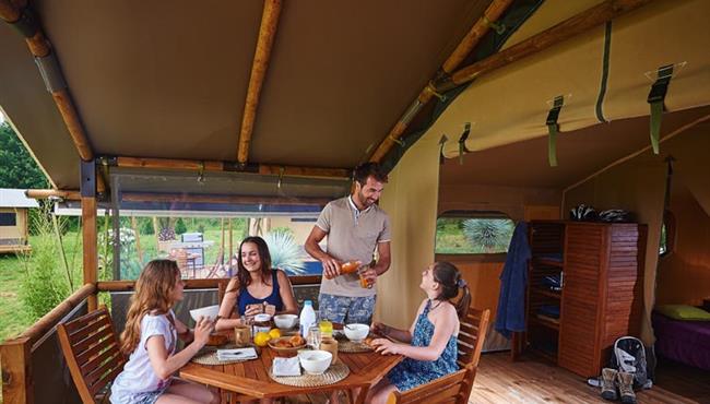  kost-ar-moor campsite - safari tent terrace