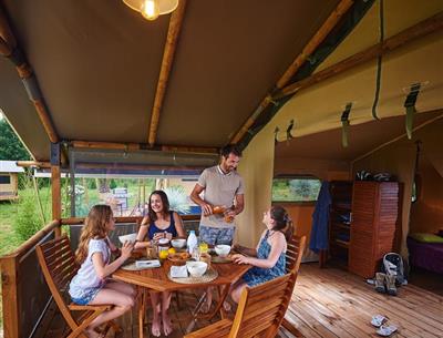  kost-ar-moor campsite - safari tent terrace