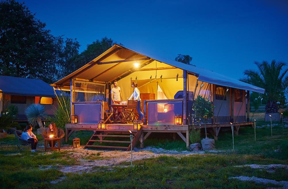  34m² rental tent