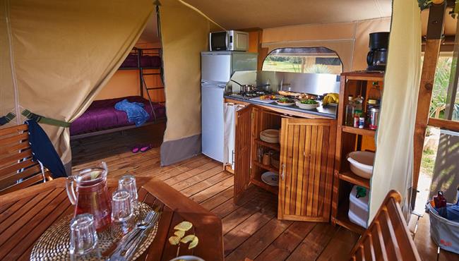 kostarmoor campsite - fitted kitchen rental tent
