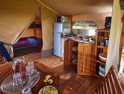  kostarmoor campsite - fitted kitchen rental tent