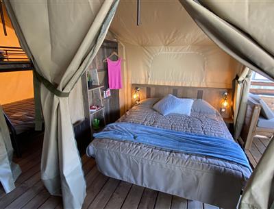 safari tent with bathroom in Brittany