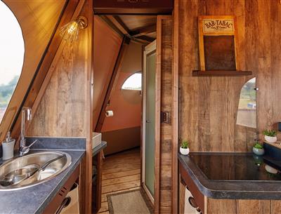 glamping fouesnant teepee ceramic cooking