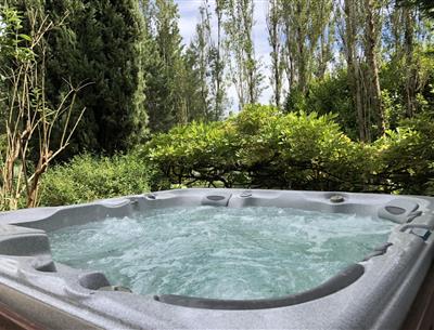 mobile home Cottage for rent 3 bedrooms jacuzzi spa campsite Kost Ar Moor fouesnant brittany