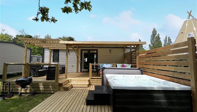 mobile home Cottage for rent 3 bedrooms jacuzzi spa campsite Kost Ar Moor fouesnant brittany