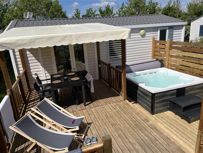 mobile home Cottage for rent 2 bedrooms jacuzzi spa campsite Kost Ar Moor fouesnant brittany