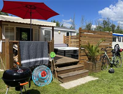 mobile home Cottage for rent 2 bedrooms jacuzzi spa campsite Kost Ar Moor fouesnant brittany