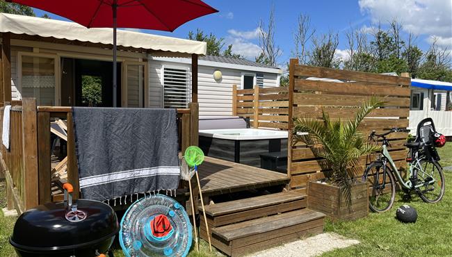 mobile home Cottage for rent 2 bedrooms jacuzzi spa campsite Kost Ar Moor fouesnant brittany