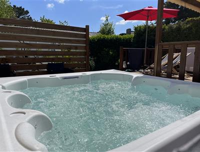 mobile home Cottage for rent 2 bedrooms jacuzzi spa campsite Kost Ar Moor fouesnant brittany