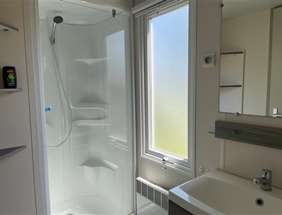 mobile home Cottage for rent 2 bedrooms jacuzzi spa campsite Kost Ar Moor fouesnant brittany