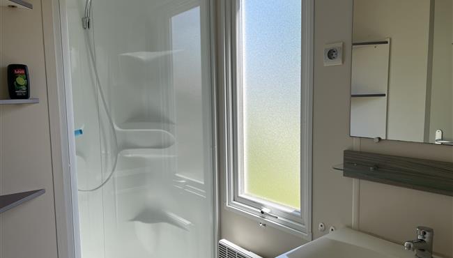 mobile home Cottage for rent 2 bedrooms jacuzzi spa campsite Kost Ar Moor fouesnant brittany
