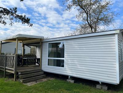 Mobil home terrace covered swimming pool Fouesnant