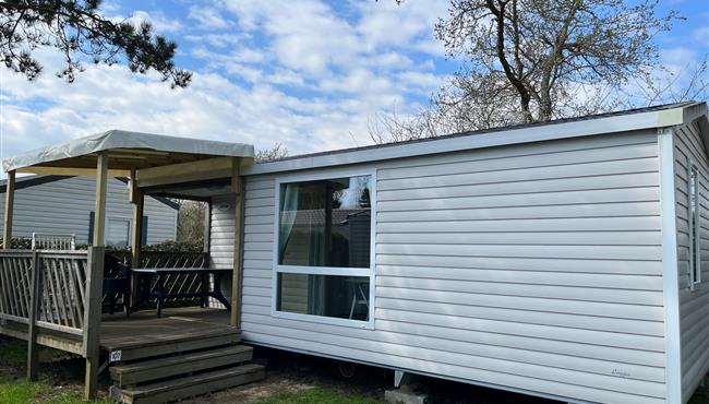 Mobil home terrace covered swimming pool Fouesnant