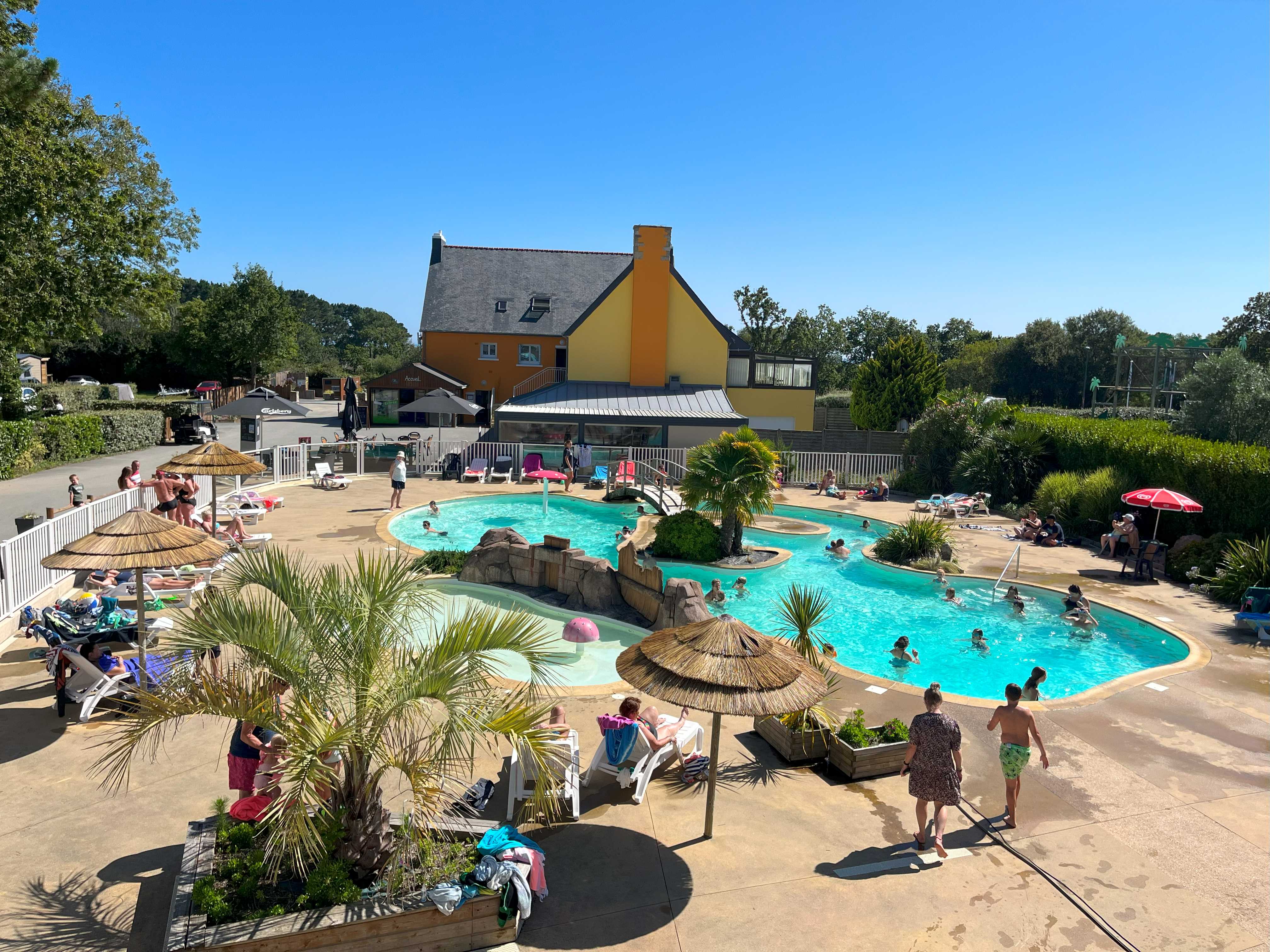 Camping fouesnant swimming pool beach Finistere