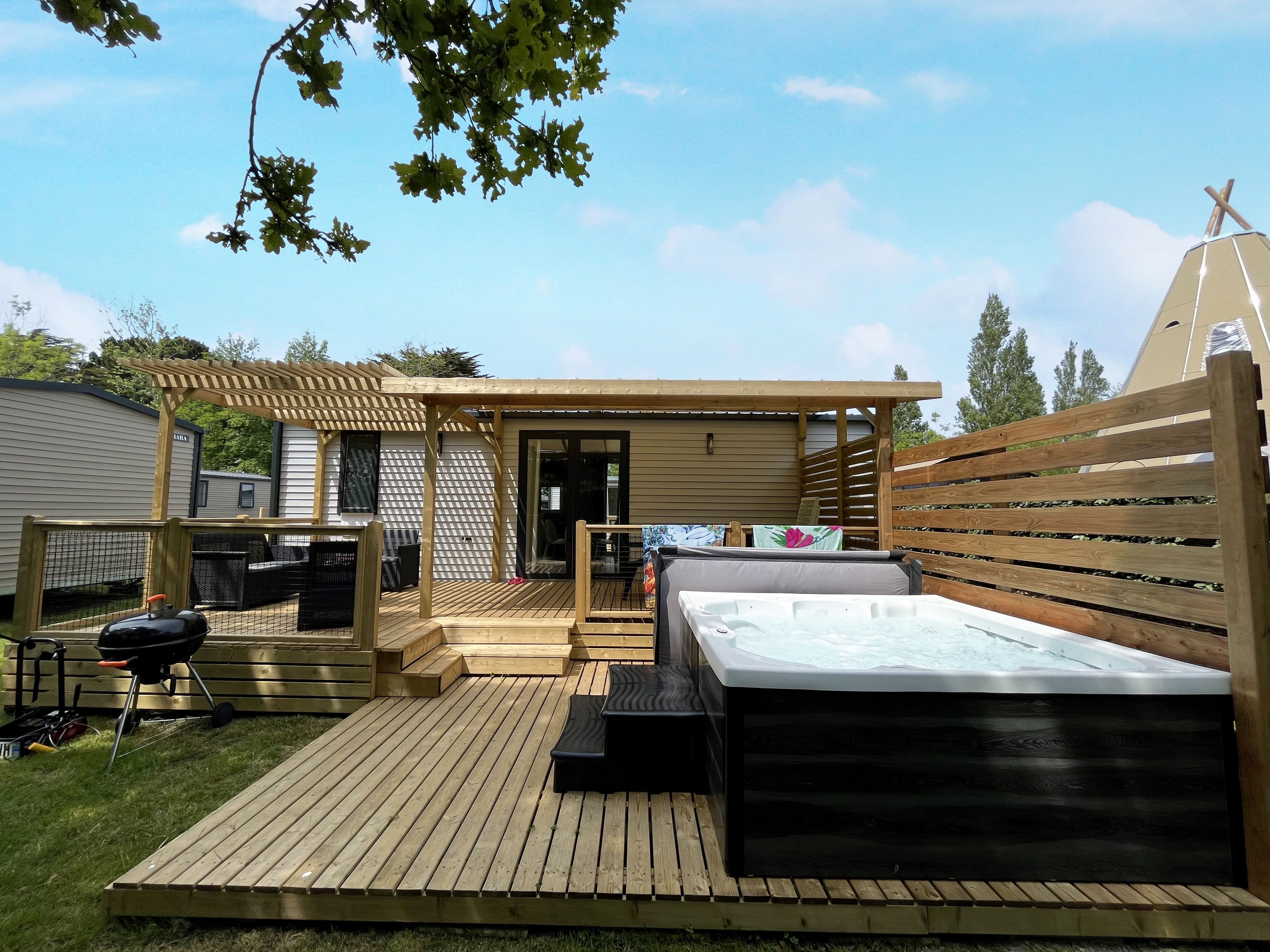 Camping fouesnant swimming pool beach Finistere