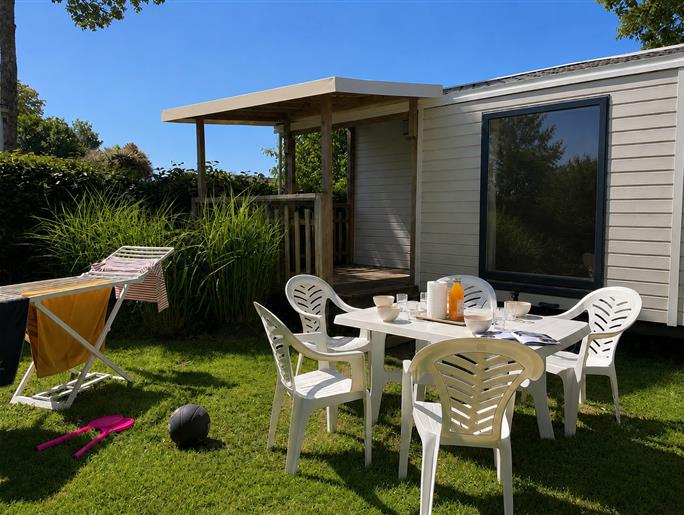 Pacific Premium model kostarmoor campsite Fouesnant
